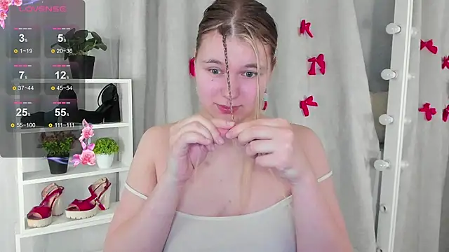 Snapshot of Rebecca_Kelly chatting on February 11, 2025, 6:33 pm Rebecca Kelly online show from February 11, 2025, 6:33 pm