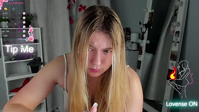 Snapshot of Rebecca_Kelly chatting on September 19, 2025, 1:42 am Rebecca Kelly online show from September 19, 2025, 1:42 am