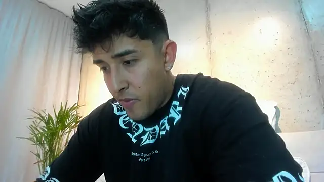 Snapshot of Alan_greek_1 chatting on March 22, 2025, 2:16 am Alan greek 1 online show from March 22, 2025, 2:16 am