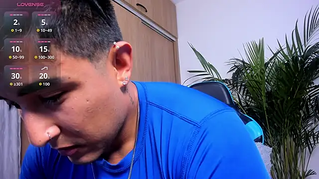 Snapshot of Alan_greek_1 chatting on October 25, 2025, 12:21 am Alan greek 1 online show from October 25, 2025, 12:21 am