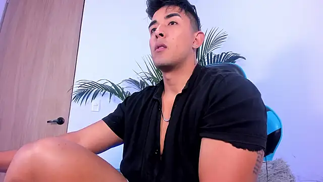 Snapshot of Alan_greek_1 chatting on December 18, 2025, 1:11 am Alan greek 1 online show from December 18, 2025, 1:11 am