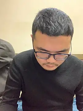 lililiwuwuwu online show from December 10, 2024, 1:22 pm