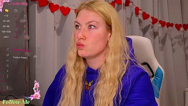 Snapshot of Liv_Fay chatting on February 6, 2025, 1:32 pm Liv Fay online show from February 6, 2025, 1:32 pm