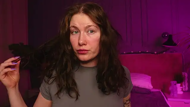 Liv Fay online show from December 19, 2025, 2:19 pm