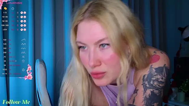 Snapshot of Liv_Fay chatting on February 6, 2025, 4:36 pm Liv Fay online show from February 6, 2025, 4:36 pm