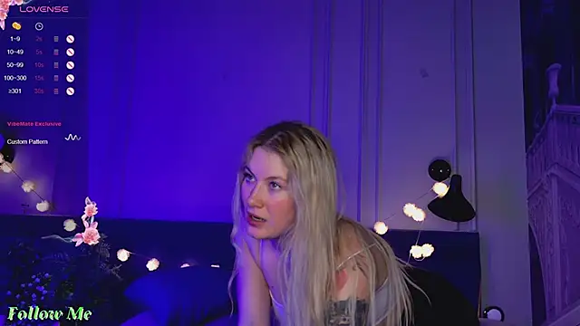Snapshot of Liv_Fay chatting on March 6, 2025, 1:37 am Liv Fay online show from March 6, 2025, 1:37 am
