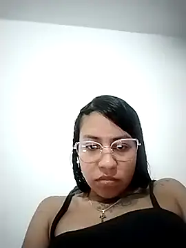 Snapshot of Tiphanydirty3 chatting on March 19, 2025, 10:42 pm Tiphanydirty3 online show from March 19, 2025, 10:42 pm