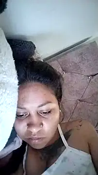 Snapshot of Tiphanydirty3 chatting on April 10, 2026, 2:35 pm Tiphanydirty3 online show from April 10, 2026, 2:35 pm