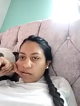 Snapshot of Tiphanydirty3 chatting on February 28, 2025, 9:44 pm Tiphanydirty3 online show from February 28, 2025, 9:44 pm