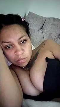 Snapshot of Tiphanydirty3 chatting on April 9, 2026, 6:19 am Tiphanydirty3 online show from April 9, 2026, 6:19 am