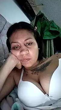 Snapshot of Tiphanydirty3 chatting on April 11, 2026, 3:03 am Tiphanydirty3 online show from April 11, 2026, 3:03 am