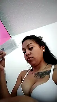 Snapshot of Tiphanydirty3 chatting on April 13, 2026, 5:17 pm Tiphanydirty3 online show from April 13, 2026, 5:17 pm