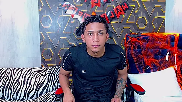 dominic smith  online show from October 26, 2025, 6:19 pm