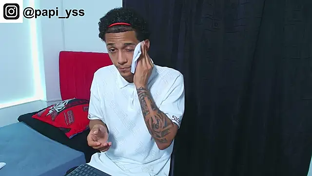 dominic smith  online show from November 20, 2025, 10:42 pm