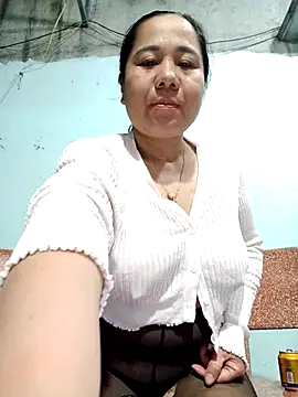 Queen 18200 online show from March 3, 2026, 11:39 am