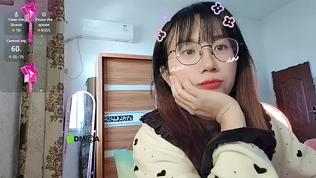 Snapshot of Lili_666 chatting on January 13, 2026, 2:15 am Lili 666 online show from January 13, 2026, 2:15 am