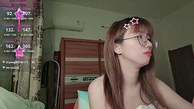 Snapshot of Lili_666 chatting on April 15, 2026, 7:58 pm Lili 666 online show from April 15, 2026, 7:58 pm