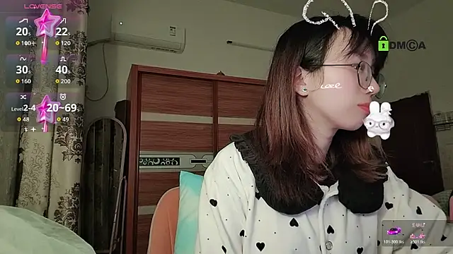 Snapshot of Lili_666 chatting on November 28, 2025, 7:03 pm Lili 666 online show from November 28, 2025, 7:03 pm