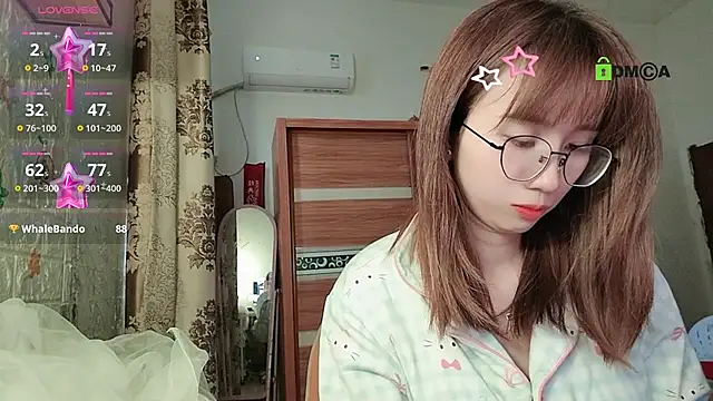 Snapshot of Lili_666 chatting on February 27, 2026, 12:44 am Lili 666 online show from February 27, 2026, 12:44 am