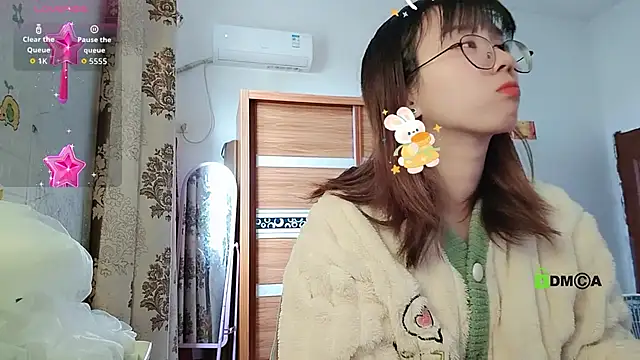 Snapshot of Lili_666 chatting on December 5, 2025, 2:32 am Lili 666 online show from December 5, 2025, 2:32 am