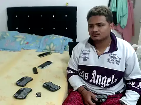 Boycuriousxxx online show from November 24, 2025, 11:21 am