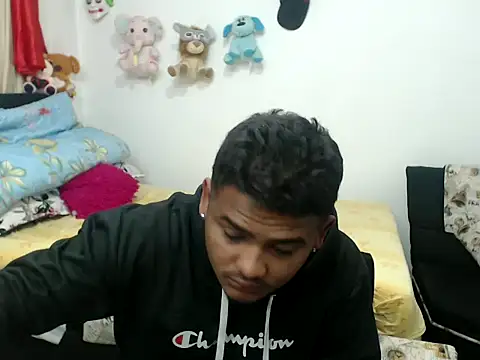 Snapshot of Boycuriousxxx chatting on March 13, 2025, 10:36 am Boycuriousxxx online show from March 13, 2025, 10:36 am