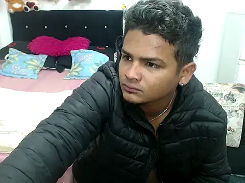 Snapshot of Boycuriousxxx chatting on March 4, 2025, 11:08 am Boycuriousxxx online show from March 4, 2025, 11:08 am
