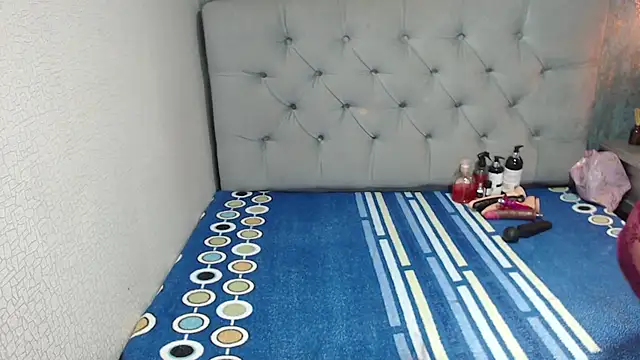 ginasailor online show from December 15, 2025, 1:44 am