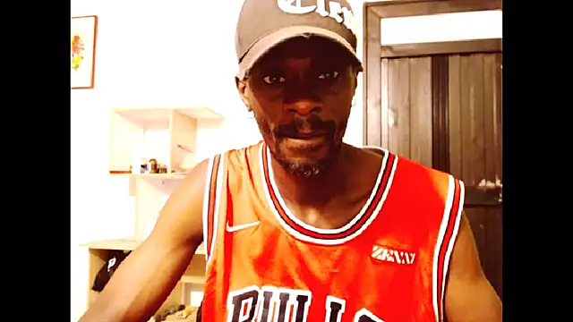 phillip-hot online show from November 9, 2025, 12:36 am