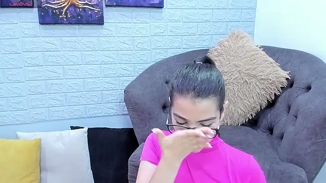 Miranda doll  online show from November 11, 2025, 12:22 pm