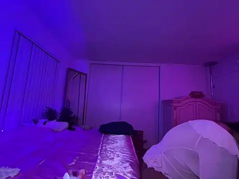 Snapshot of Onlypawzz chatting on March 19, 2026, 5:18 am Onlypawzz online show from March 19, 2026, 5:18 am