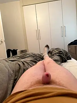 boholad8 online show from October 6, 2025, 5:13 pm