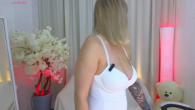 JessRosen online show from November 29, 2025, 3:39 am