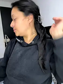 Snapshot of jjulietha95 chatting on November 5, 2025, 4:15 am jjulietha95 online show from November 5, 2025, 4:15 am