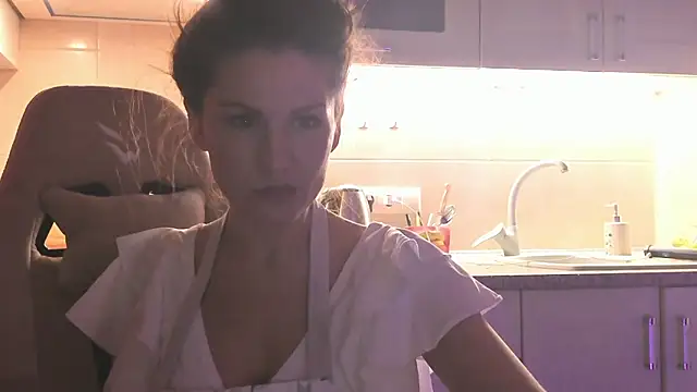 April o Nill online show from December 20, 2025, 1:36 pm