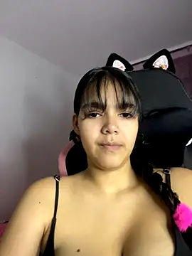 Snapshot of Victoriacarmo chatting on October 27, 2025, 12:00 am Victoriacarmo online show from October 27, 2025, 12:00 am