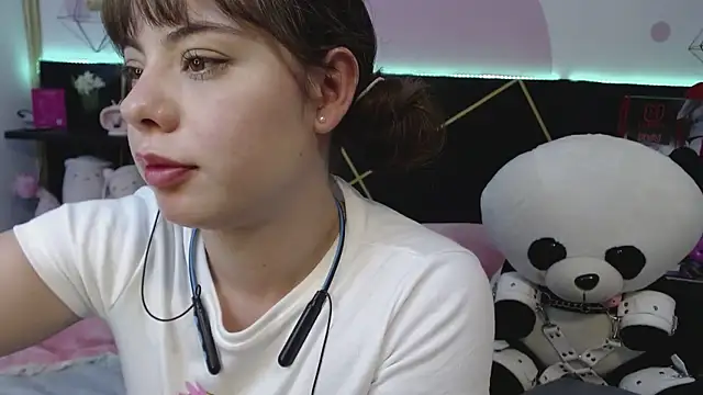 DanniAbbey online show from November 16, 2025, 12:15 am