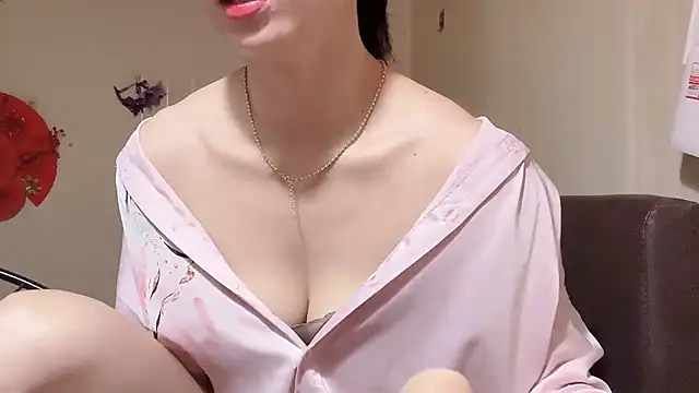 Snapshot of LinhChi_9x chatting on May 22, 2026, 12:41 am LinhChi 9x online show from May 22, 2026, 12:41 am
