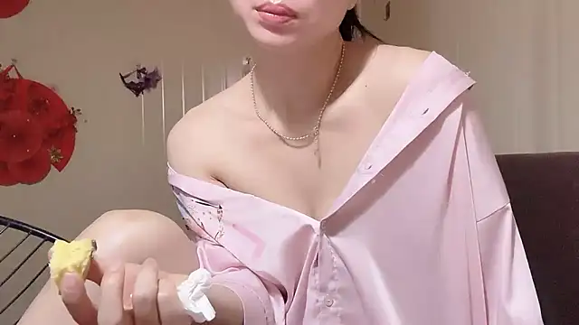 Snapshot of LinhChi_9x chatting on May 18, 2026, 12:22 am LinhChi 9x online show from May 18, 2026, 12:22 am