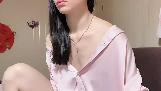 Snapshot of LinhChi_9x chatting on May 11, 2026, 12:01 am LinhChi 9x online show from May 11, 2026, 12:01 am