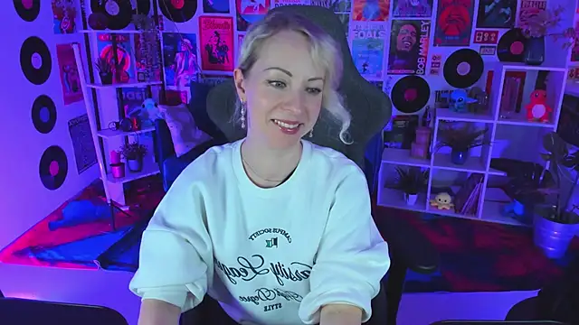 Snapshot of LylithSkye chatting on January 25, 2025, 12:05 pm LylithSkye online show from January 25, 2025, 12:05 pm
