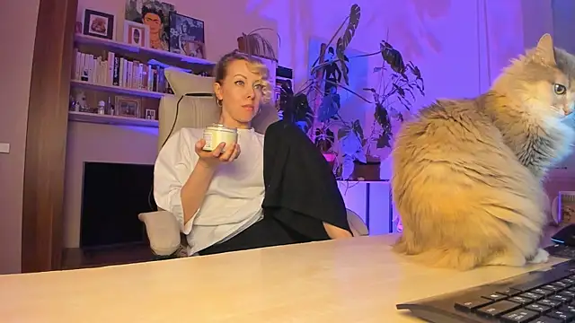 LylithSkye online show from March 26, 2026, 4:16 pm