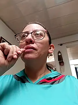 miss hanna07 online show from April 27, 2026, 4:49 pm