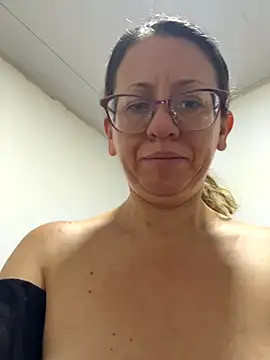 miss hanna07 online show from October 7, 2025, 11:22 am