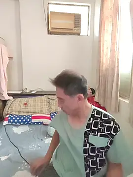 YuHsuant online show from October 8, 2025, 2:02 am