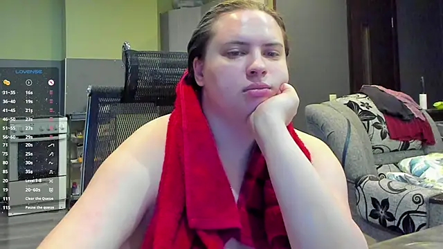 1lindsey1 online show from November 19, 2025, 11:10 am