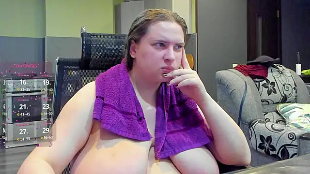 1lindsey1 online show from November 3, 2025, 11:03 am