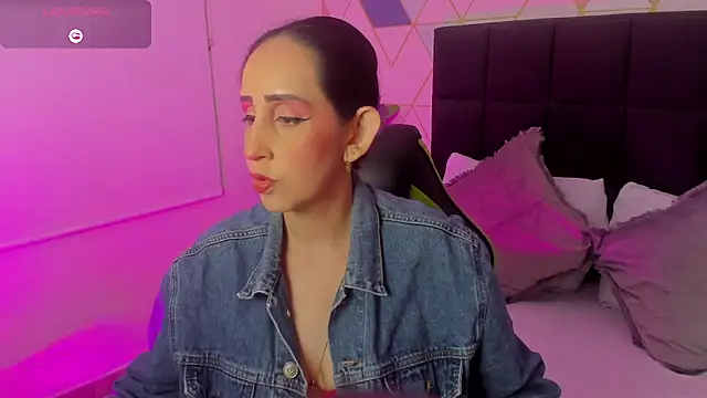 Snapshot of jadde13_ chatting on November 6, 2025, 8:46 pm jadde13 online show from November 6, 2025, 8:46 pm