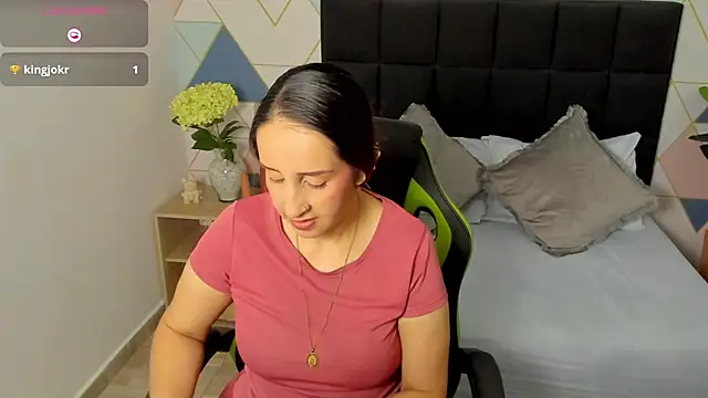 Snapshot of jadde13_ chatting on November 11, 2025, 8:03 pm jadde13 online show from November 11, 2025, 8:03 pm