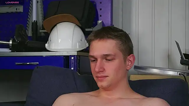 Snapshot of dustyn_fox chatting on January 16, 2026, 6:01 pm dustyn fox online show from January 16, 2026, 6:01 pm